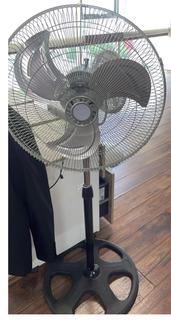 Ventilador gris
